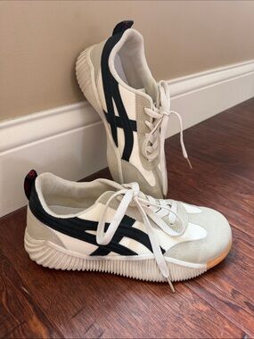 Amazon Women's White and Black Athletic Sneakers
